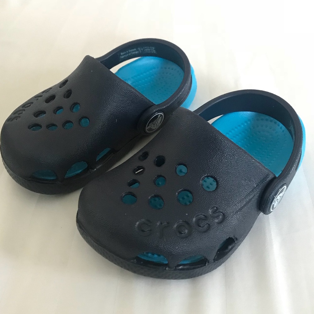 NEVER WORN crocs